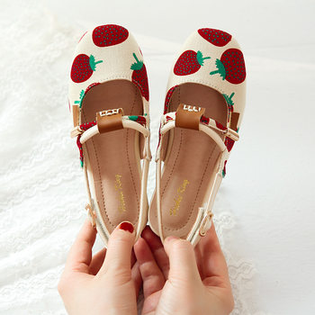 Popular online popular girls' sandals summer fashion strawberry pineapple pattern fairy style soft bottom little Princess closed toe sandals