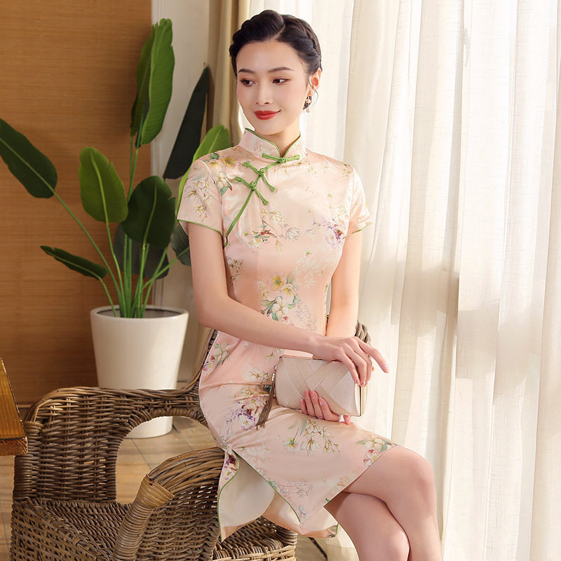 Cheongsam wholesale 2022 summer slim slim age-reducing Tang suit stand collar mulberry silk Chinese cheongsam skirt 3614