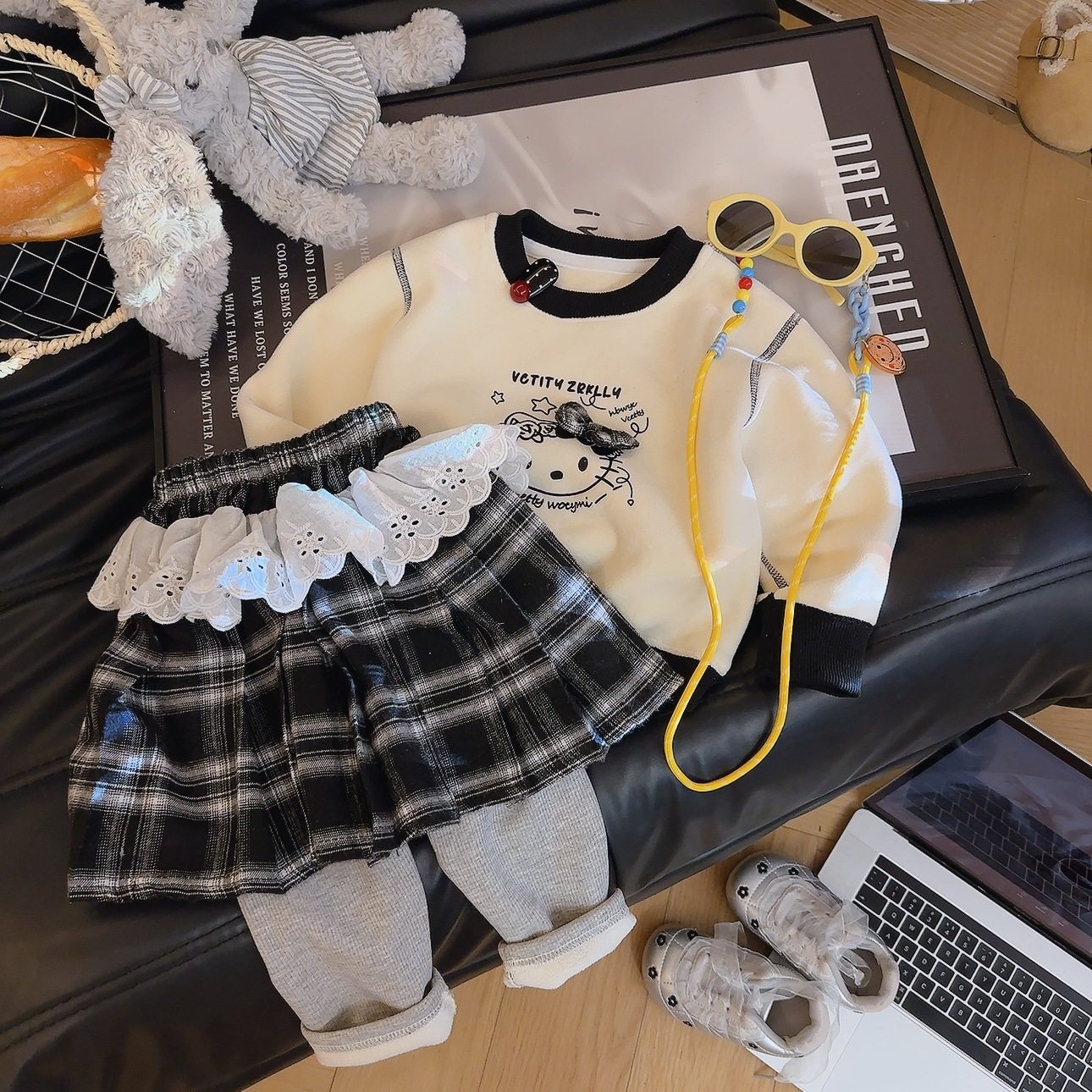 Girls' Seamless Fleece-Lined Hoodie Set, Sweet Casual Long-Sleeve Hello Kitty Top, Leggings & Plaid Skirt Three-Piece Outfit