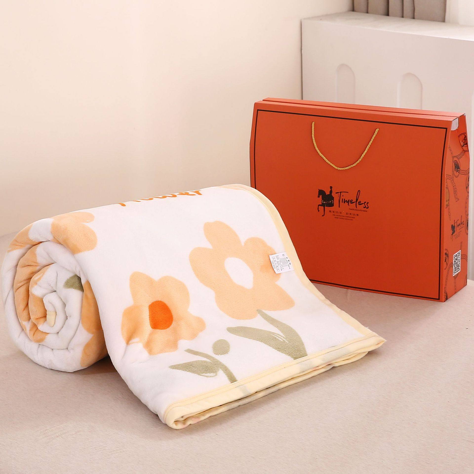 Manufacturer Wholesale Flannel Blanket Gift Company Opening Air Conditioning Blanket Jewelry Gift Box Office Lunch Break Blanket