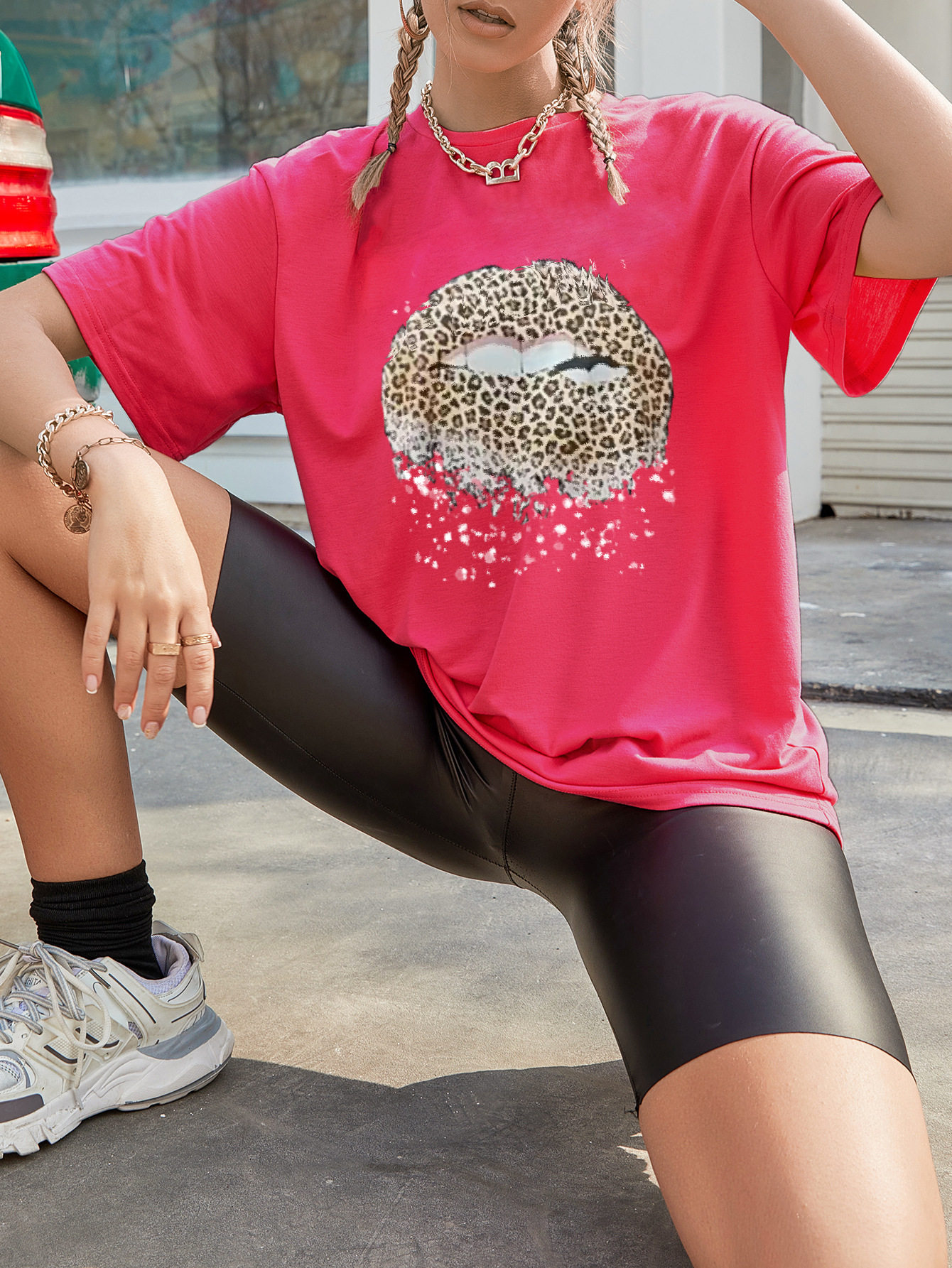 Fashionable Womens Short Sleeve T Shirt Round Neck Printed Design Casual Style Spring Summer Collection Wholesale