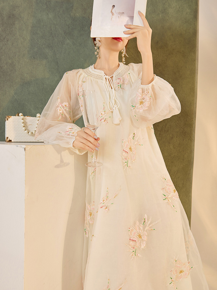 Đầm maxi nữ dài tay họa tiết hoa thêu dáng xòe rộng — Màu mơ