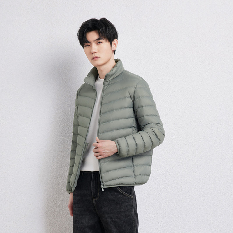 2025年新轻薄款羽绒服男士短款立领秋冬90白鸭绒宽松版休闲外套潮