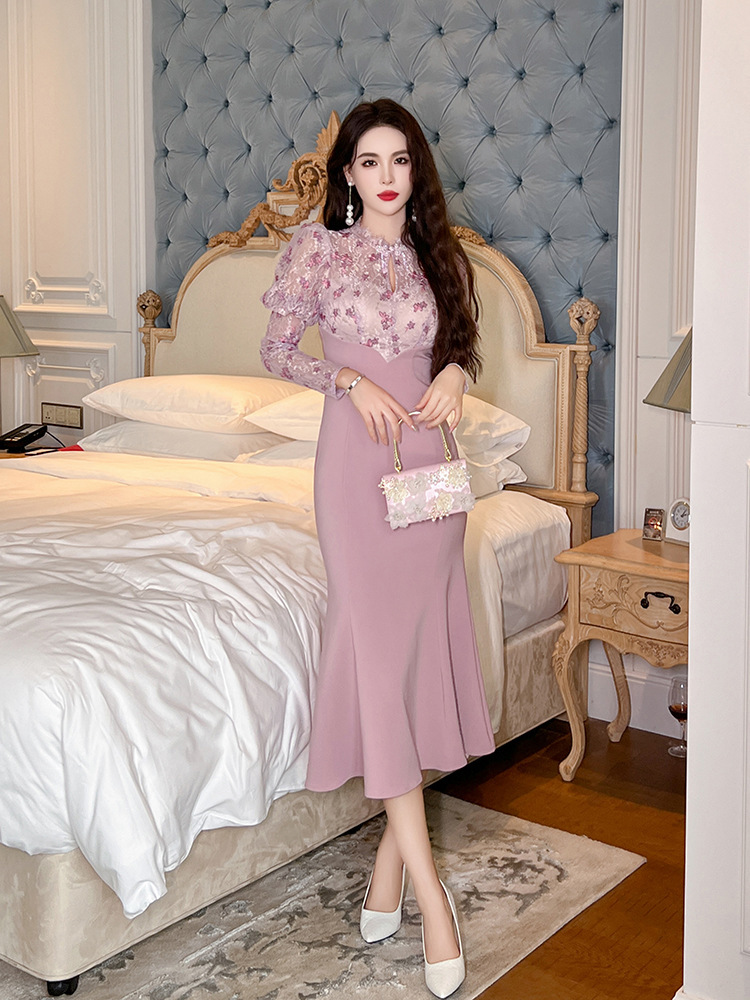Đầm dài ôm body phối ren đuôi cá cổ đứng tay phồng — Màu tím hồng