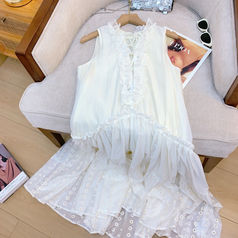 Đầm maxi nữ không tay cổ chữ V phối ren tùng xòe — Màu be