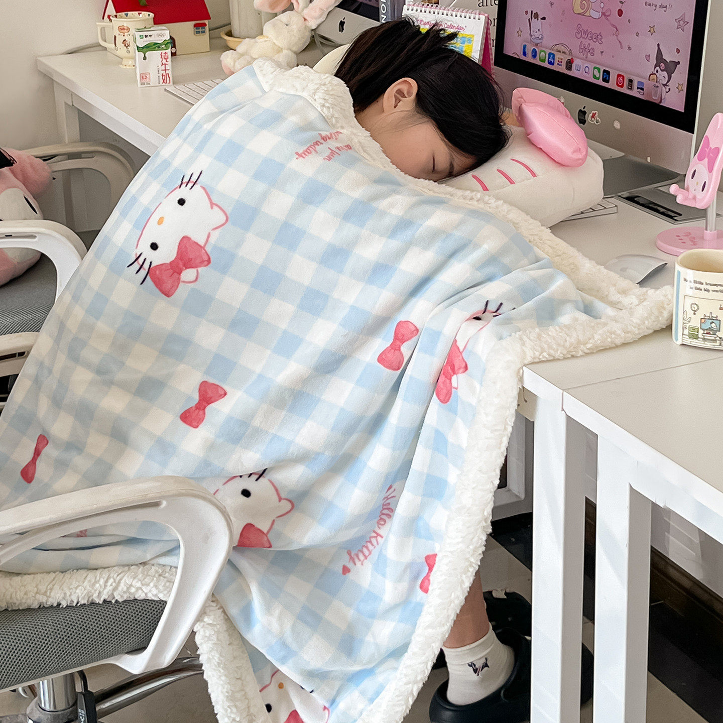 Kt Cat Milk Plush Blanket Office Nap Blanket Lamb Coral Velvet Air Conditioning Small Blanket Sofa Cover Blanket Small Quilt