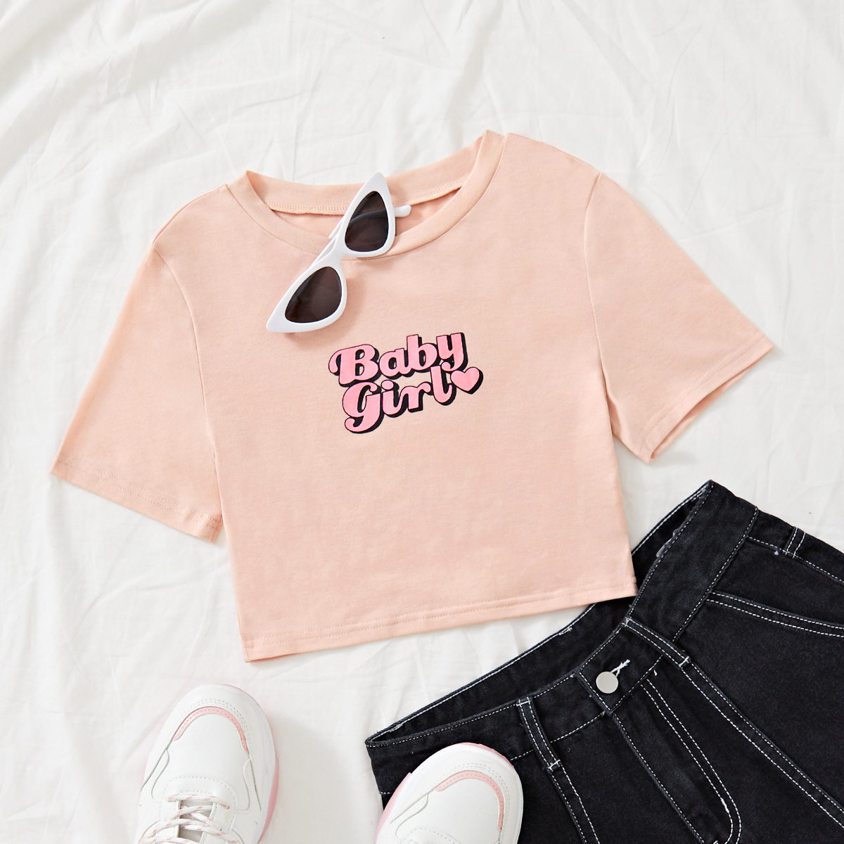 Casual Cropped T Shirt Letter Print Stylish Comfortable Fabric Trendy Everyday Wear Wholesale Available