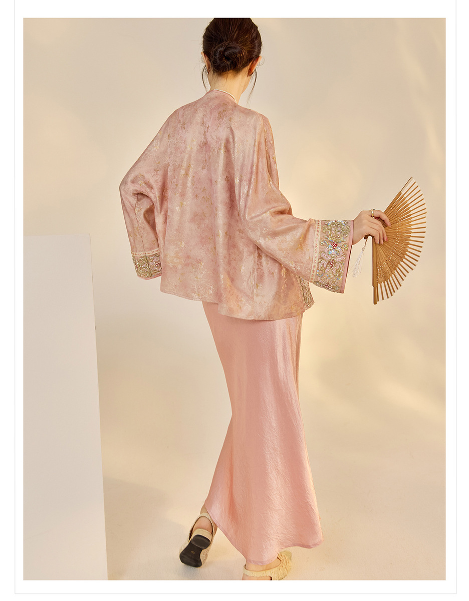 Áo khoác cardigan nữ thêu nổi cầu kỳ cổ chữ V dáng suông — Phấn phủ Peach Mist (giao hàng trong 7 ngày)