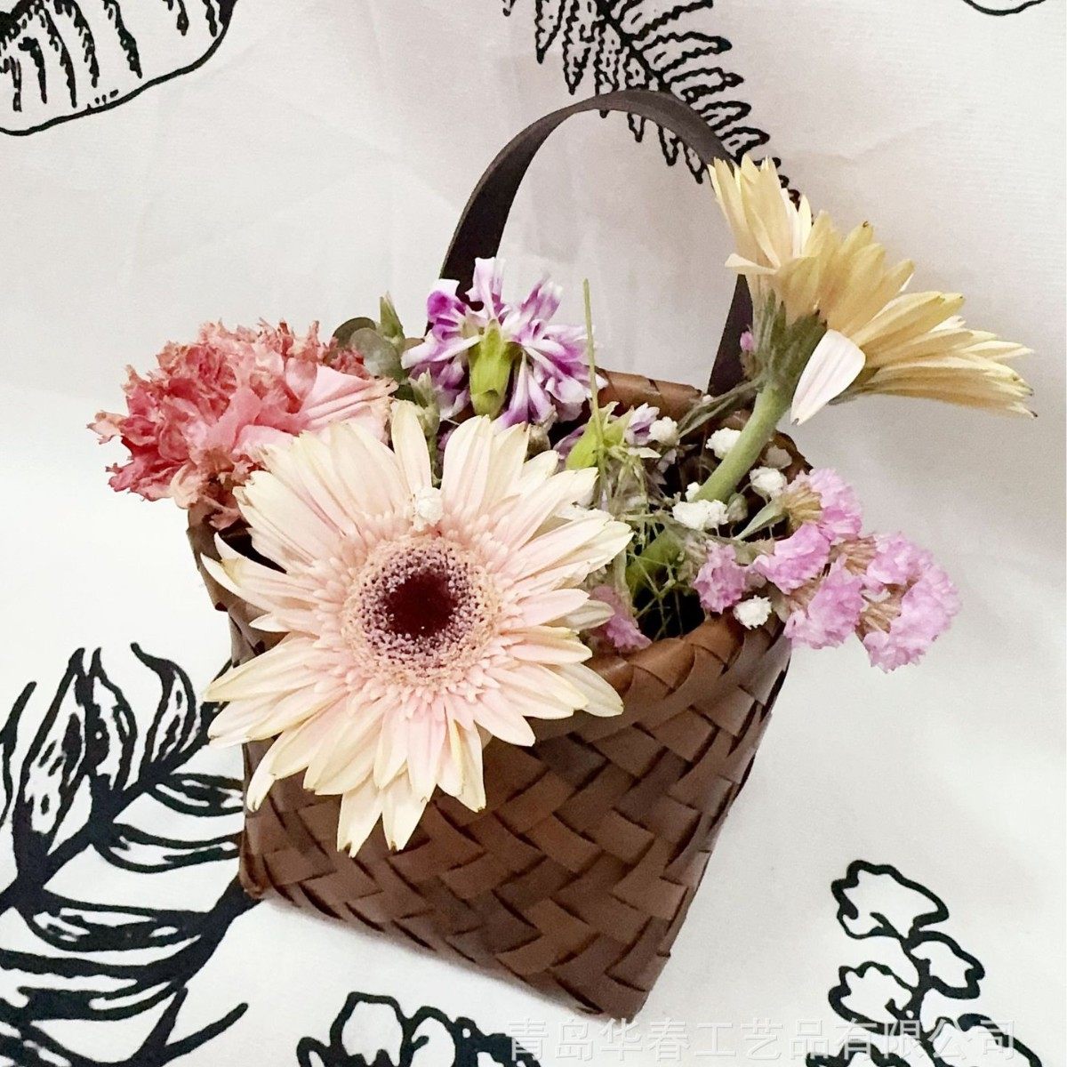 Imitation Rattan Hand-Woven Onion, Ginger, and Garlic Storage Basket, Wall-Mounted Storage Basket for the Entrance, Home Flower Arrangement Basket