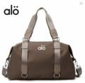 Khaki color with logo (returns and exchanges not supported)