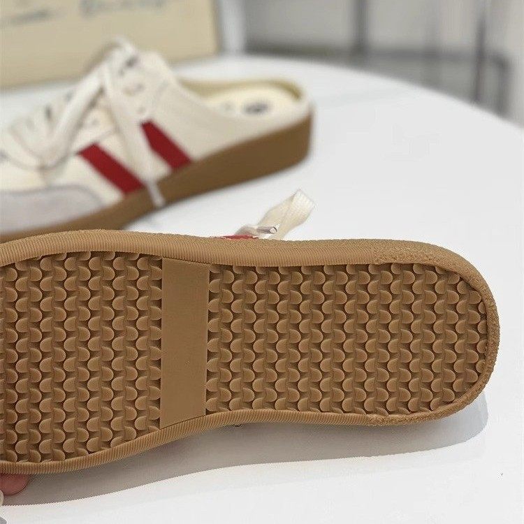Soft-soled German Training Shoes Women's Summer Outer Wear 2025 New Style Baotou Half Slippers Retro Heel-free Slip-on Lazy Women's Shoes