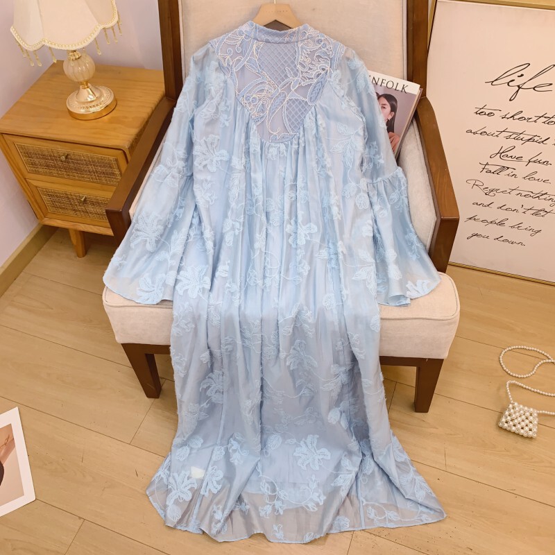 Đầm dài cổ đứng thêu hoa tay loe phối ren thanh lịch — Màu đen tuyền, màu xanh nhạt, sứ trắng