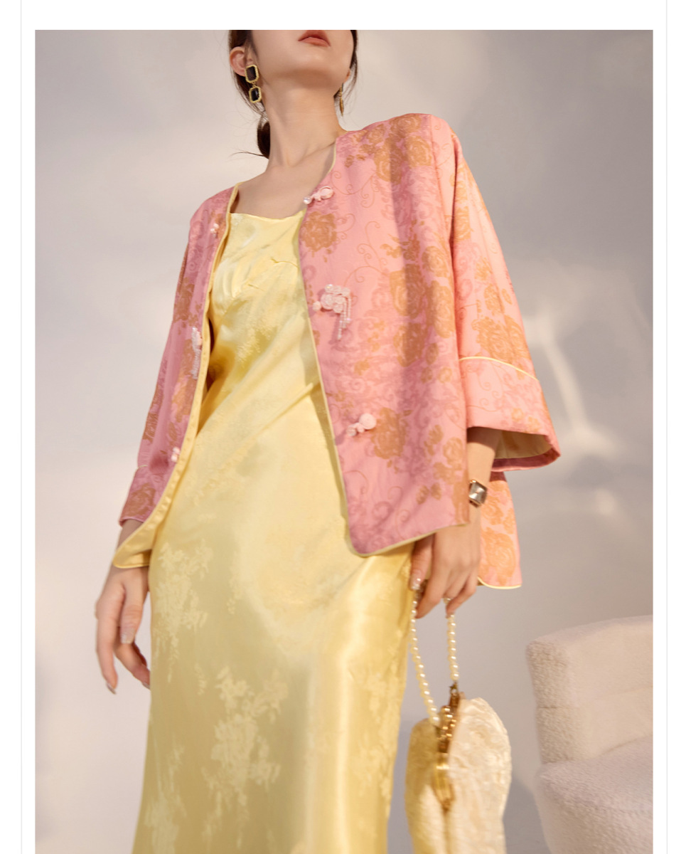Set áo khoác jacquard dáng ngắn phối đầm hai dây cổ chữ V dài, họa tiết hoa thêu — Váy yếm (giao hàng trong 7 ngày), Áo Jacquard (giao hàng trong 7 ngày), Áo Jacquard (giao hàng trong ngày)