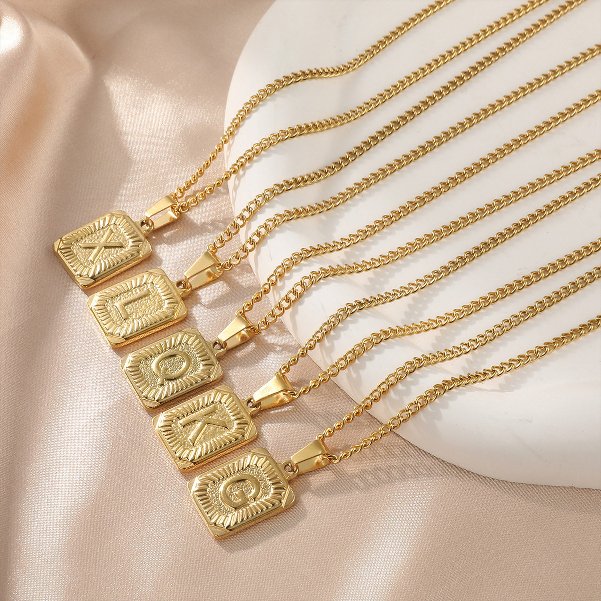 Cross-Border Foreign Trade New Glossy Letter Necklace Niche Versatile Pendant European and American Fashion High-End Simple Clavicle Chain