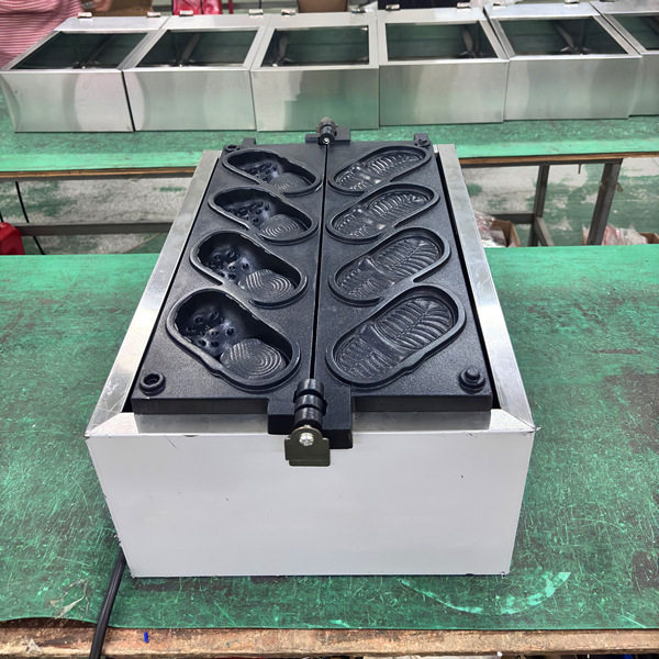 跨境洞洞鞋烧机器拖鞋模具硬币面包机金钱币4个拖鞋蛋糕机器工厂