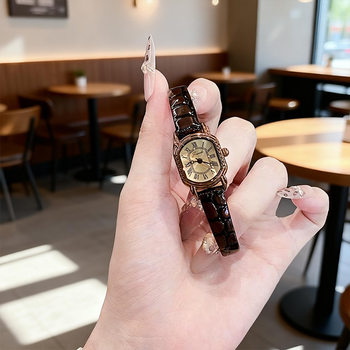 Jrande Retro Quartz Women's Watch with French Dial, Casual and Versatile, Available for Dropshipping