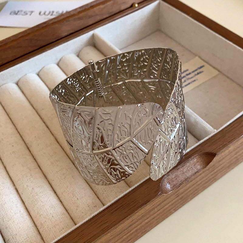 欧美跨境简约时尚手镯臂环小众冷淡风气质手环高级感百搭手饰批发