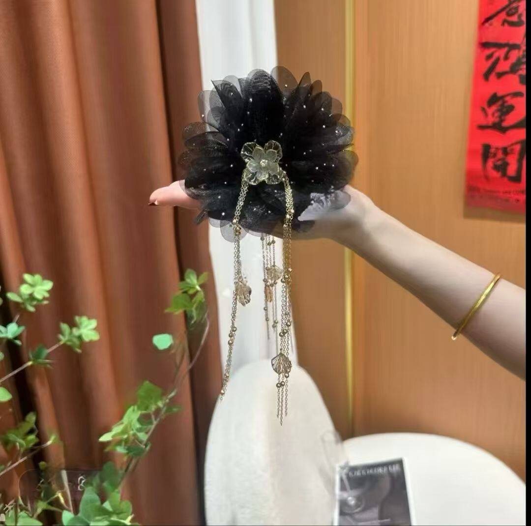 新款牡丹花羽毛网红高颜值轻奢时尚后脑勺鲨鱼洋气发夹上档次