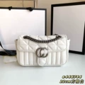 Checkered white medium size 22*6*13cm