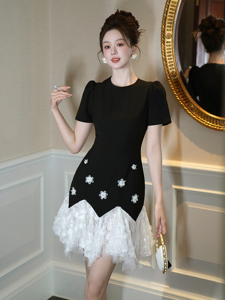 Đầm ôm body nữ cổ tròn tay ngắn phong cách Pháp họa tiết hoa nổi 3D — [Màu đen]