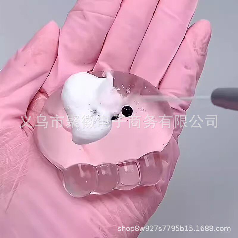 クラゲの泡と無料のインフレーターニードル