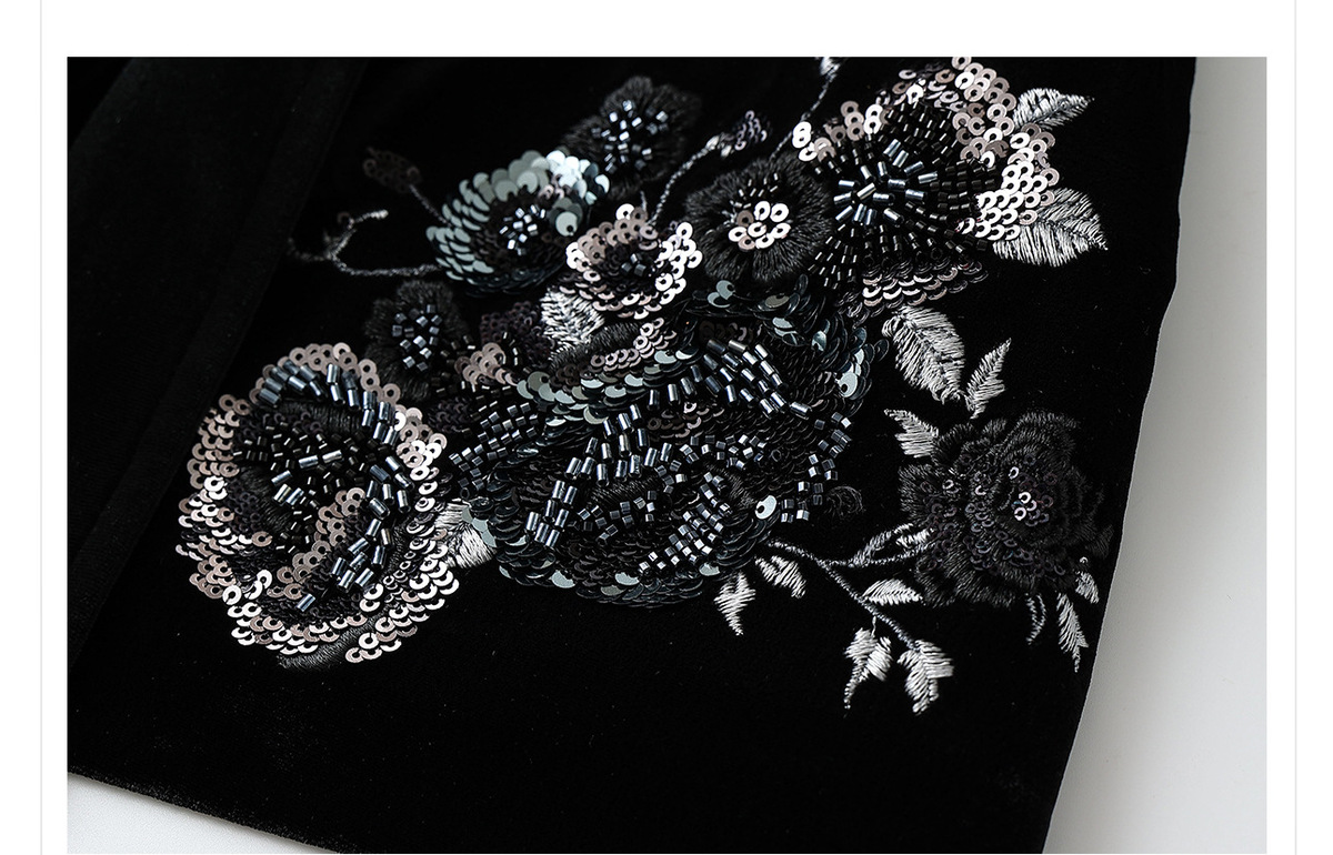 Set áo khoác vest thêu hoa hồng kèm áo gile và chân váy dài nữ — Áo vest đính cườm (giao hàng trong 7 ngày), Váy thêu cườm (giao hàng trong 7 ngày), Áo khoác thêu cườm (giao hàng trong 7 ngày)