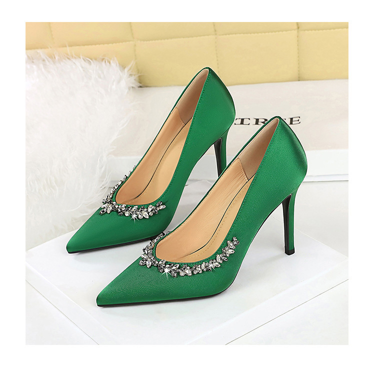 Giày cao gót nữ mũi nhọn chất liệu satin đính đá sang trọng dự tiệc — -2 màu đen 10CM, -2 màu sâm panh 10CM, -2 màu xanh lá cây 10CM, -A2 đen 7CM