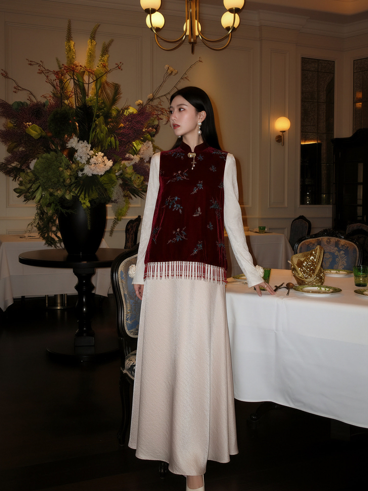 Autumn New Chinoiserie Suit for Women Red Embroidered Tassel Classy Vest Fashionable Elegant Skirt N9024