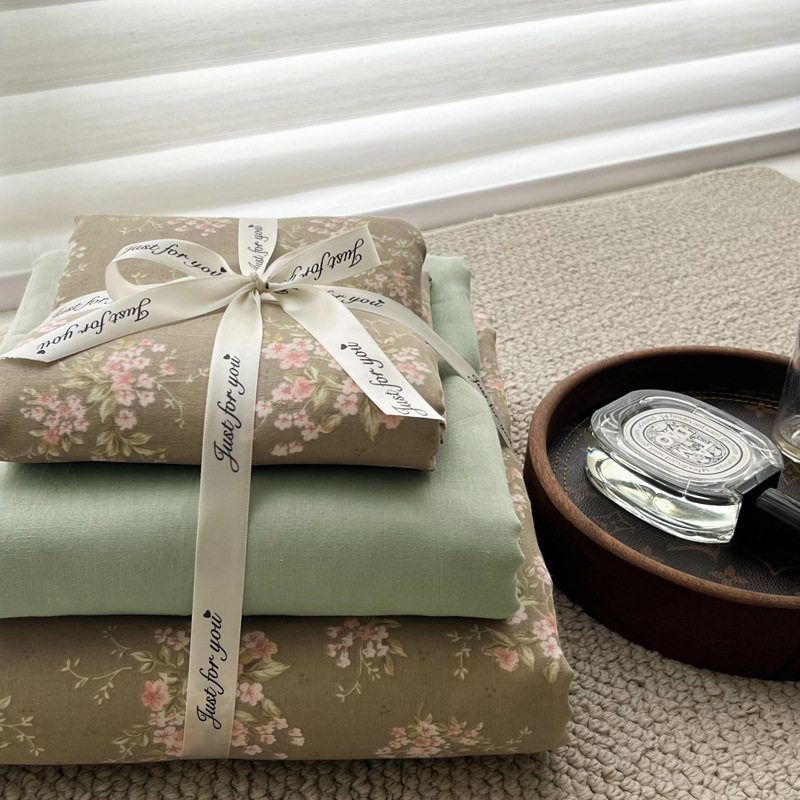 Class A maternal and infant grade cotton double-layer yarn four-piece set Korean floral small fresh cotton quilt cover three-piece bedding 1.8