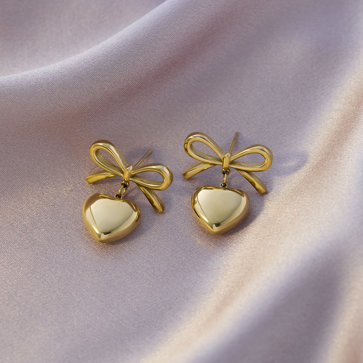 リボンラブイヤリング