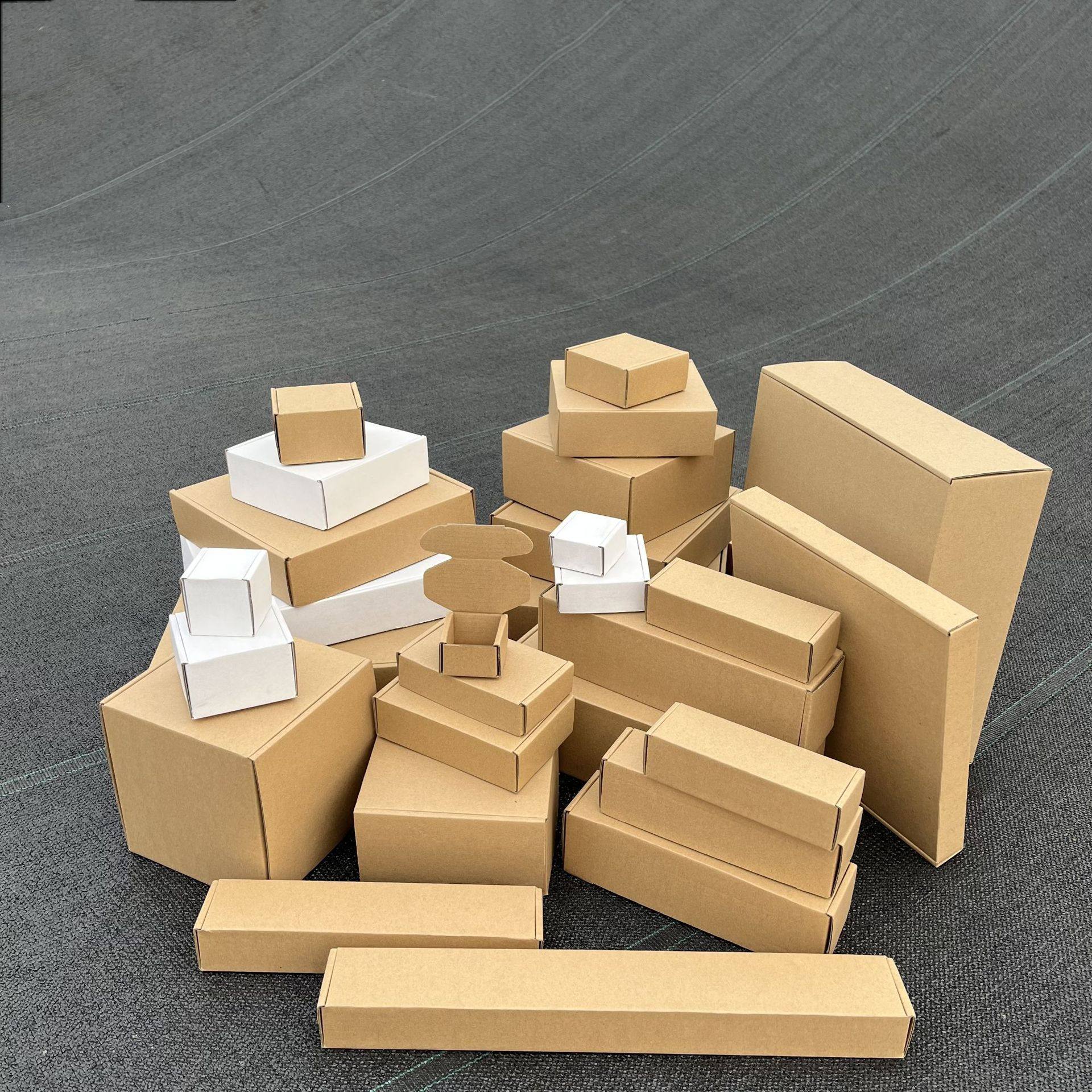 10-11 Wide Rectangular Airplane Box Hand Width Plus Hard Flat Carton Three-layer Extra Hard Small Packaging Box Wearable Nail