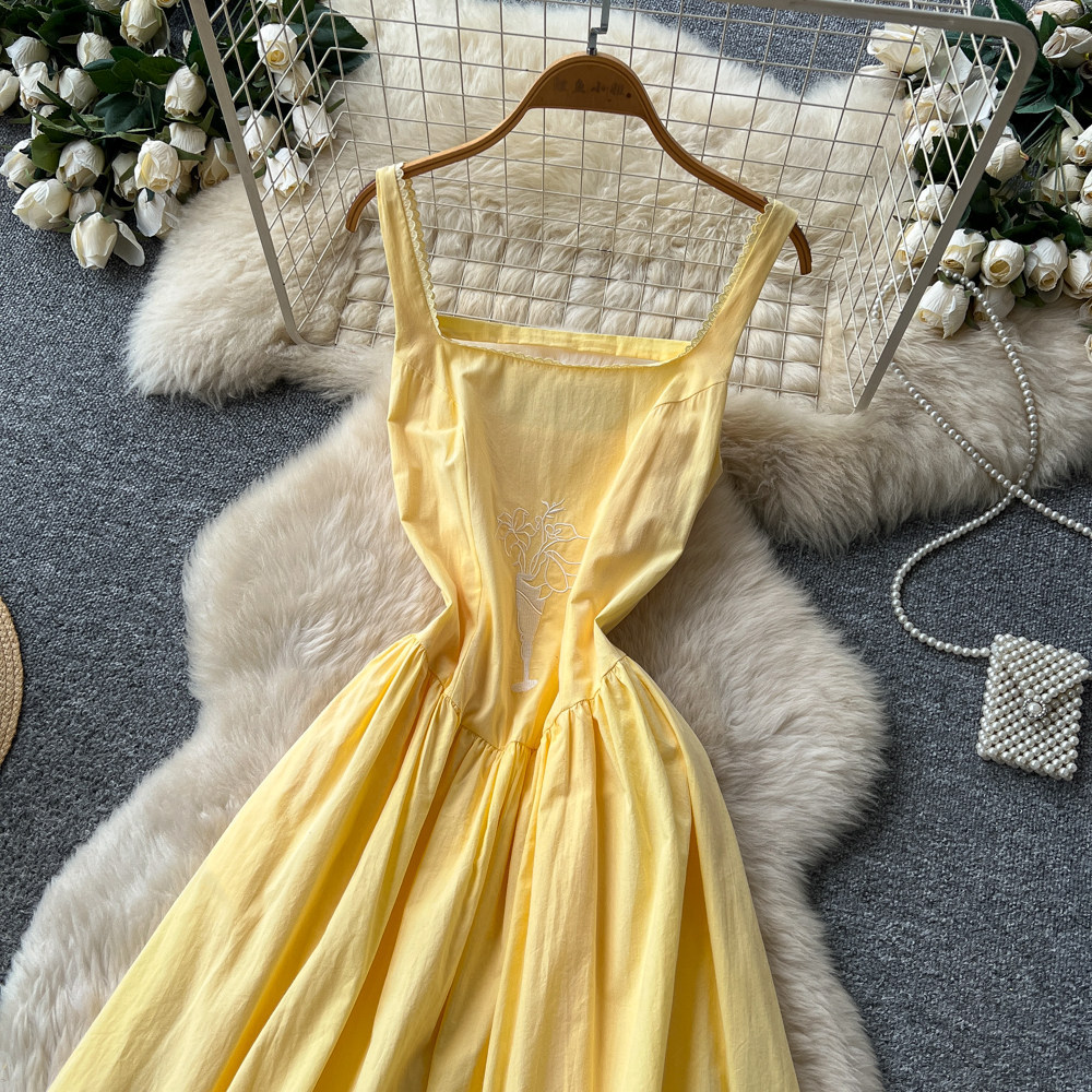 Yellow Lace Trim Maxi Dress for Women Summer Vacation Style Slim Fit High Waist Design Wholesale Available