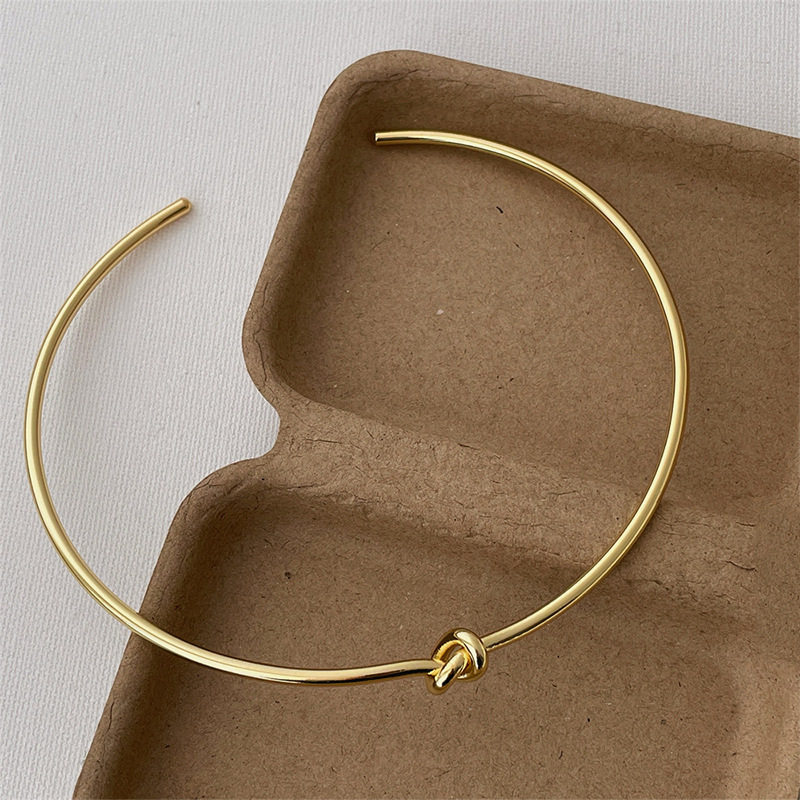 Fashionable and Elegant Knotted Women's Choker, Simple and Versatile, Stylish and Suitable for Women to Wear