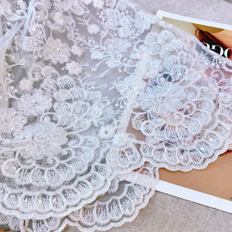 Chân váy midi dáng xòe thêu hoa toàn bộ viền lượn sóng — Đen tuyền, Trắng ngọc trai, Xám bạc