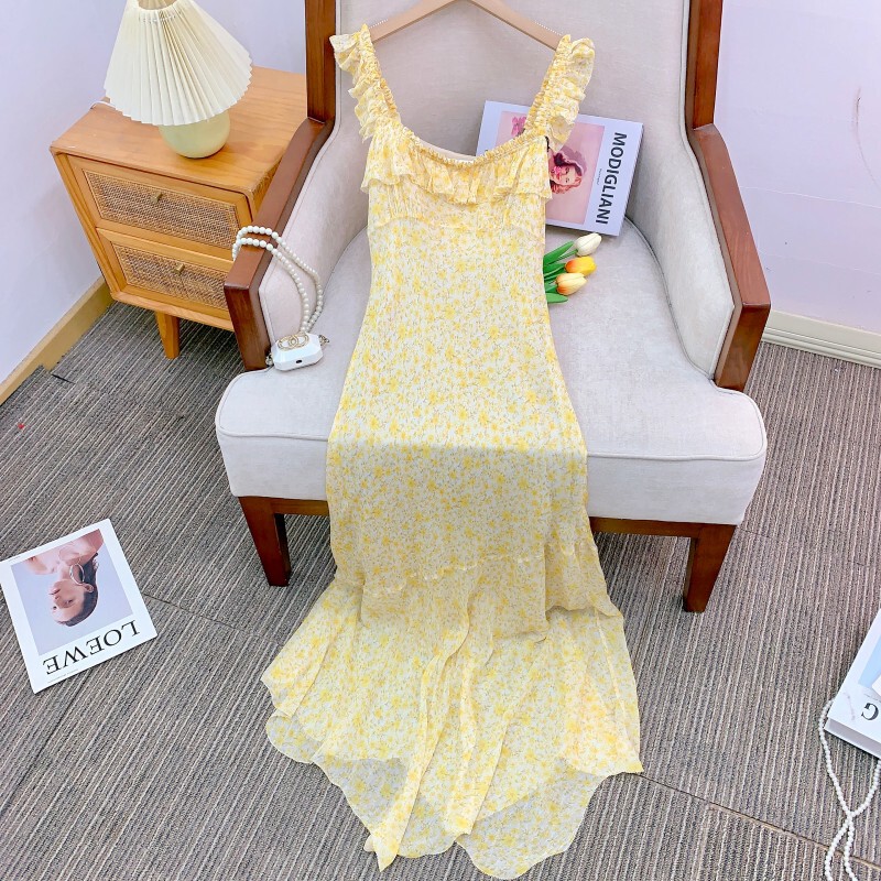 Đầm hai dây in hoa pháp dáng trung dài cổ vuông — Cúc vàng-áo vest, Hoa cúc vàng-váy, Quế màu hồng-váy