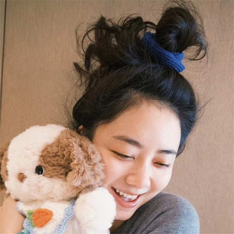 Tan Songyun's Klein Blue Knitted Scrunchie for Women 2025 New Korean Style Bun Hair Tie Hair Accessory