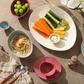 Creative Irregular Ceramic Tableware Set, Practical Shallow Plates, Bowls, Cups and Saucers for Home Use, Restaurant and Hotel High-Value Posing Plates