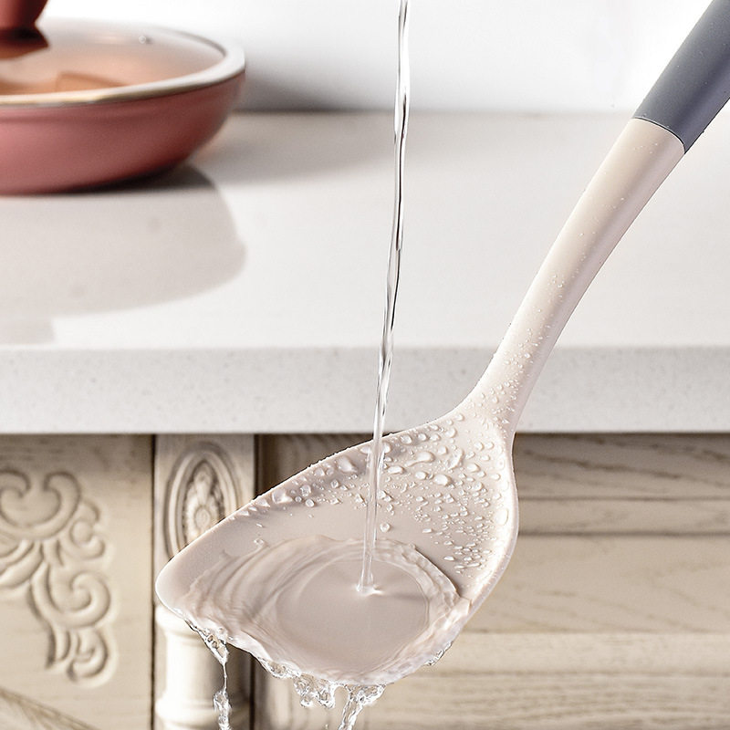 Factory in stock silicone spatula high temperature resistant silicone kitchenware suit home cooking non-stick spatula silicone soup spoon