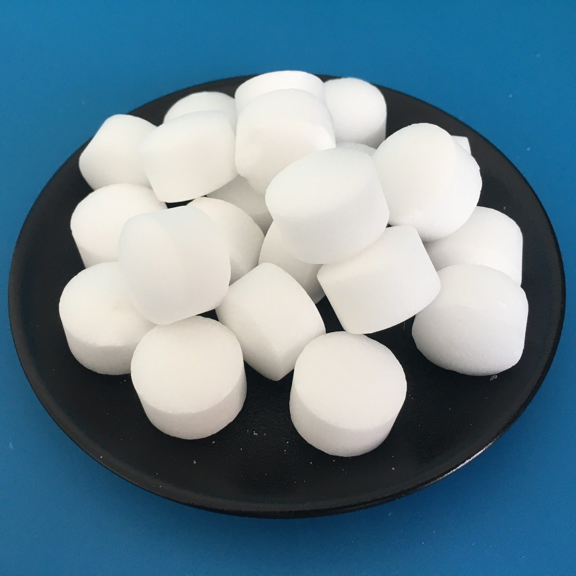 Manufacturer Supplies Classy Softened Salt Ion Exchange Resin Regeneration Agent Soft Water Salt Softened Water Quality Water Dispenser