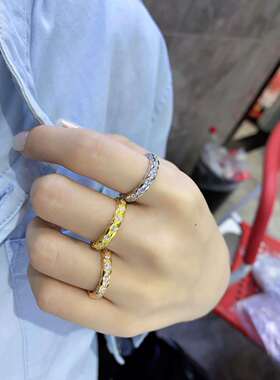 菱格纹窄版指V金时尚通勤情侣款