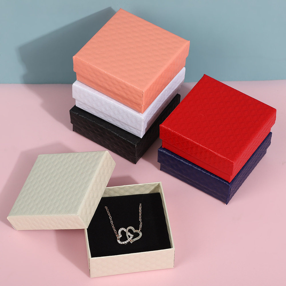 Jewelry box wholesale diamond pattern jewelry packaging box silver necklace box ring earrings storage box factory direct sales
