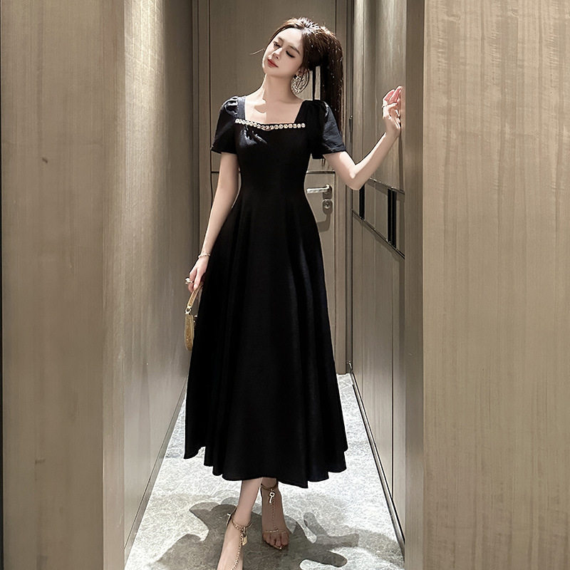 Đầm maxi nữ cổ vuông tay ngắn dáng chữ A cao eo — [Màu đen]