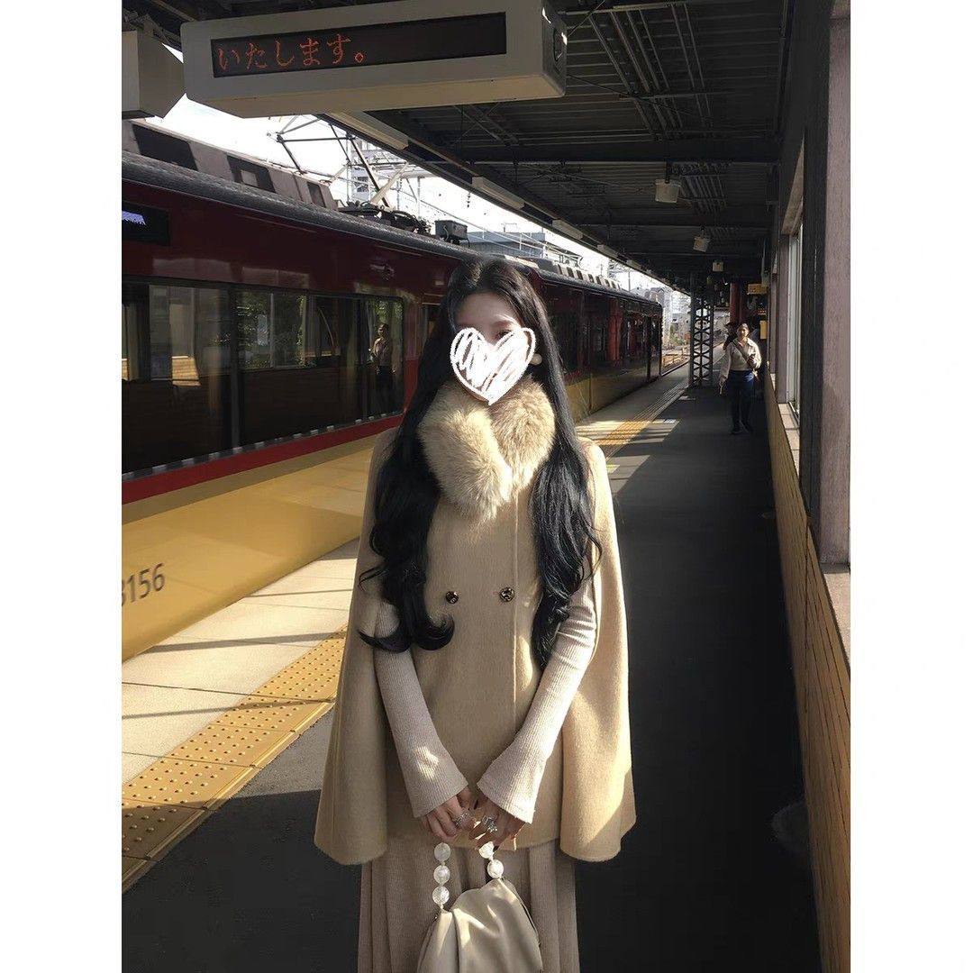 Overseas Lady's Autumn and Winter Elegant Cape Jacket + Fur Collar + Slim Long-Sleeved Skirt Three-Piece Set