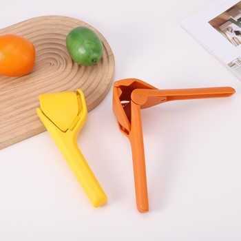 Manual Fruit Juicer Lemon Juicer Multifunctional Juicer Fruit Squeezer Fruit Residue Separation Artifact