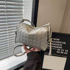 2025 New High-End Niche Bag for Women, Versatile, Fashionable and Stylish Crossbody Bag, Korean Style Commuter Woven Pillow Bag