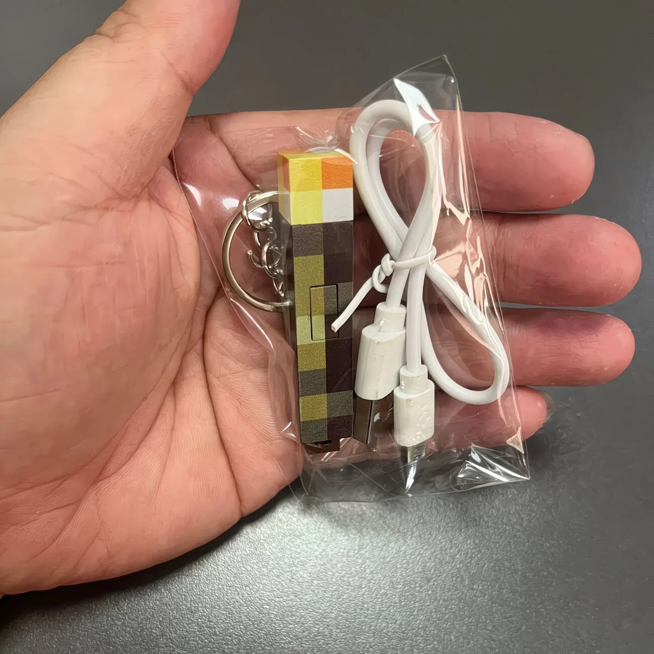 跨境同款我的世界周边迷你火把可发光钥匙扣模型玩具挂件热门玩具