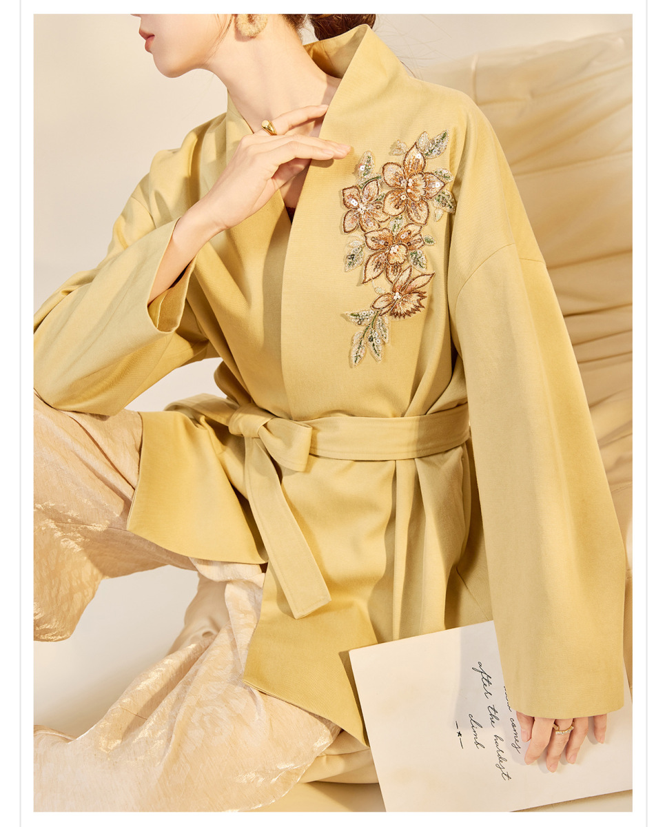 Áo khoác nữ dáng rộng thắt eo dây buộc, cổ V thêu đính hạt cao cấp — Hồng vàng (giao hàng 7 ngày)