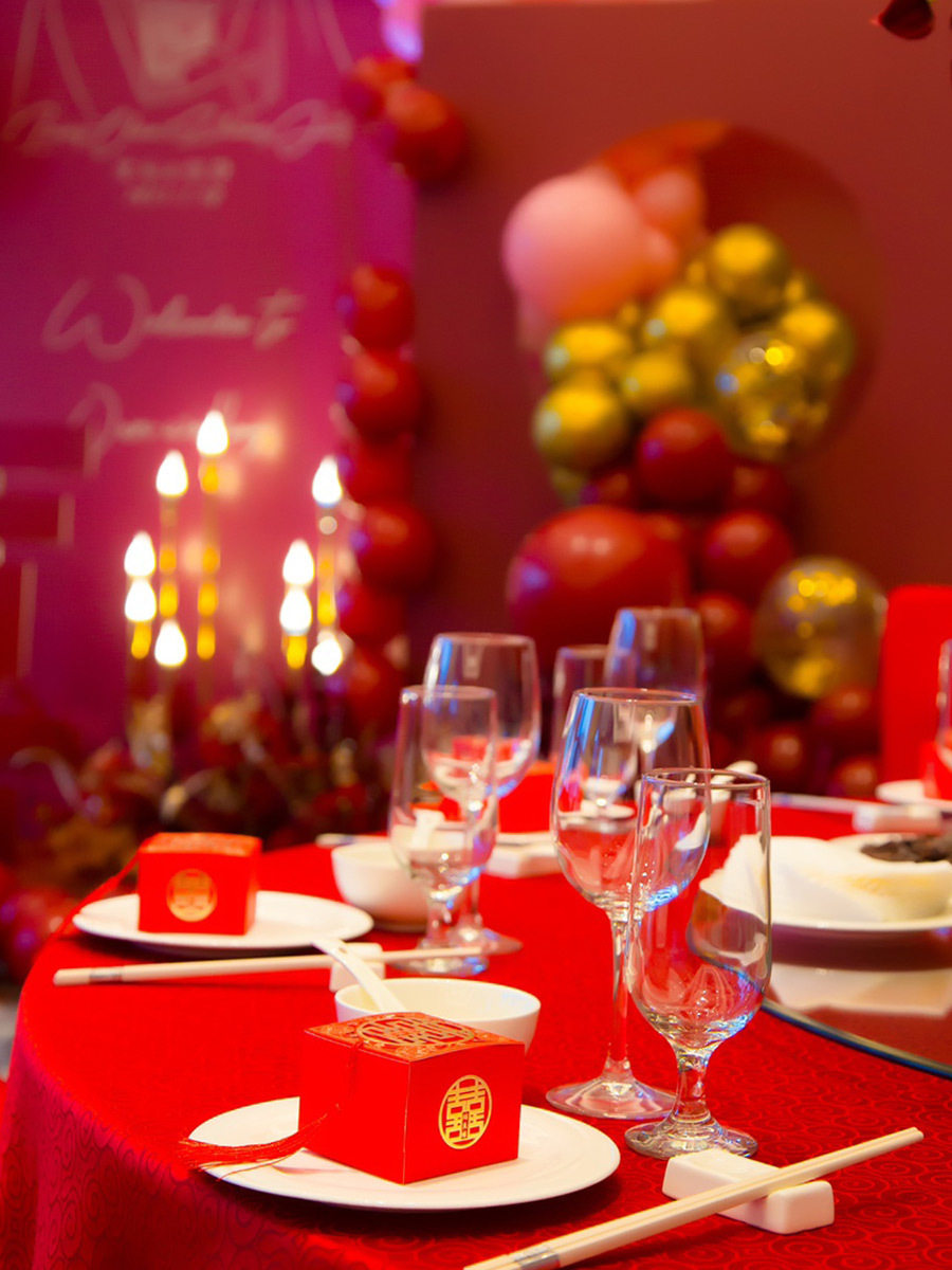 Wedding Candy Wholesale Wedding Engagement Special Full Moon Baby High-End Mixed Candy Box Chocolate New Style