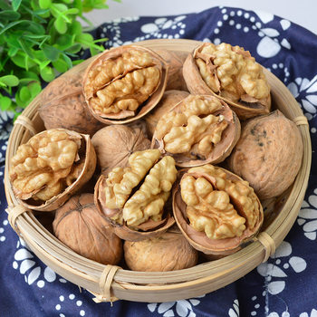 Xinjiang 185 Paper-Skinned Walnuts, Original Flavor, Unbleached, Bulk, Whole Box, Snacks for Pregnant Women, Raw Walnuts, New Stock, Walnut Kernels