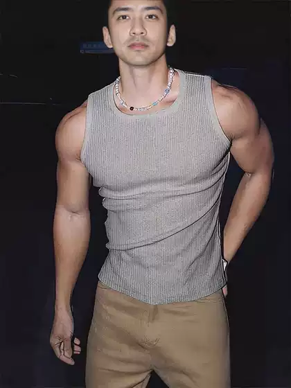 American-Style U-Neck Ribbed Vest for Muscular Men, Breathable Cotton Tight-Fitting Elastic Sleeveless T-Shirt with Thin Shoulder Straps